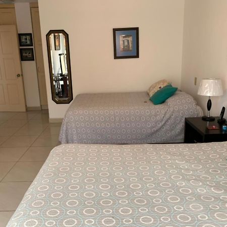 Campus Residencias Bed & Breakfast Quito Exterior photo