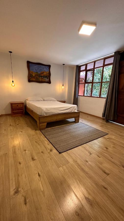 Campus Residencias Bed & Breakfast Quito Exterior photo