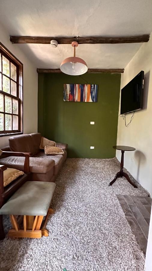Campus Residencias Bed & Breakfast Quito Exterior photo