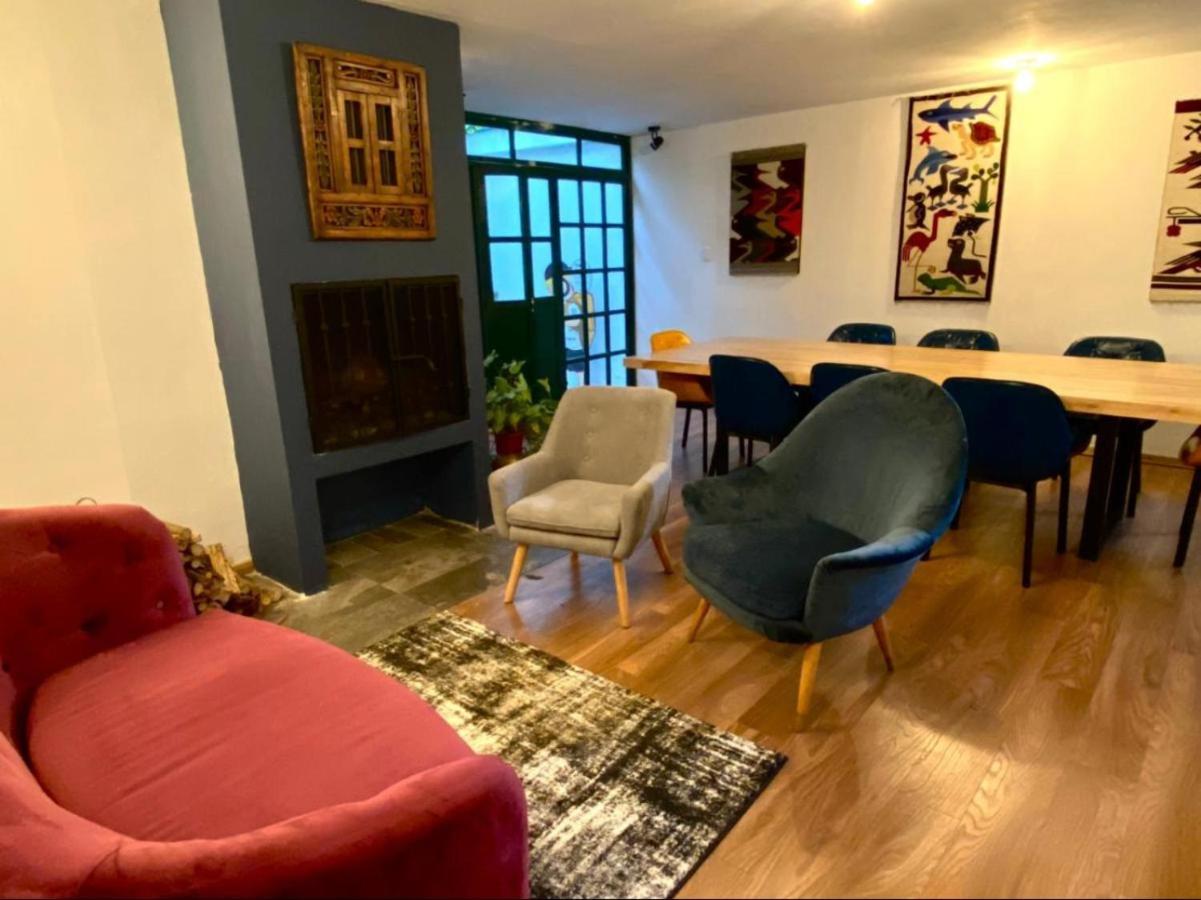 Campus Residencias Bed & Breakfast Quito Exterior photo