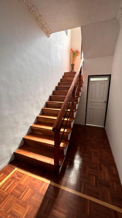 Campus Residencias Bed & Breakfast Quito Exterior photo